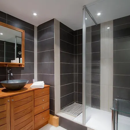 Apartment Spacieux, Depart Et Retour Aux Pieds
